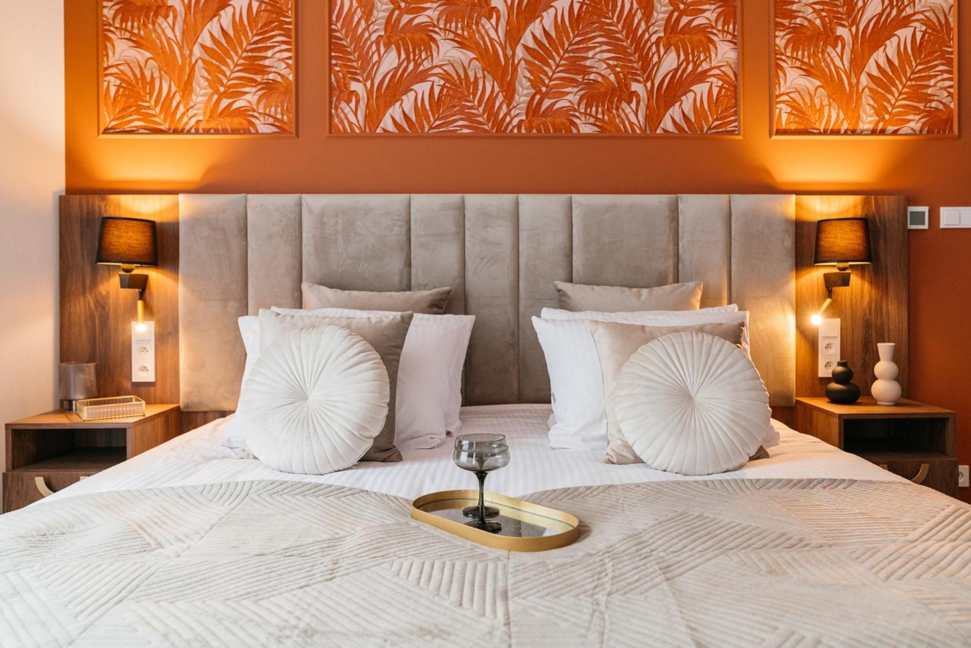 White Lotus - Loftaffair Collection Apartment Красков Екстериор снимка